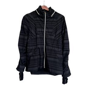 Lululemon Run Hustle Black and Grey Stripe Poncho Jacket Size 8